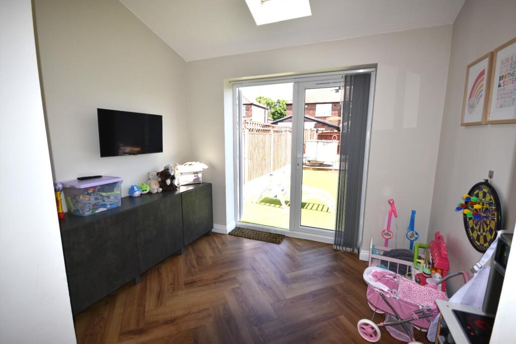 STUDY/PLAY ROOM