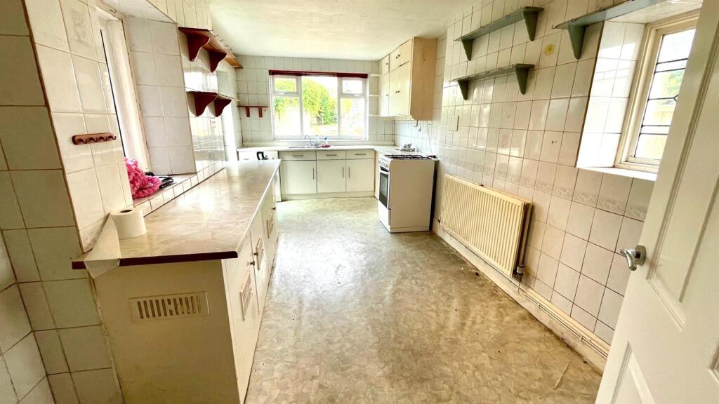 TRIPLE ASPECT KITCHEN
