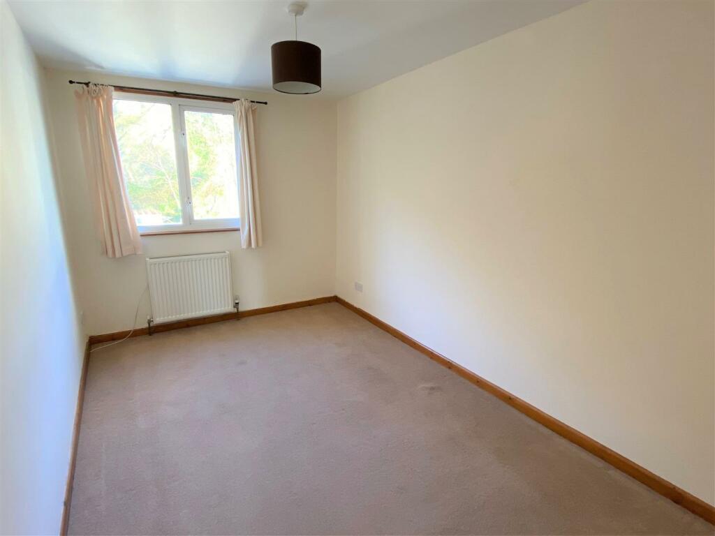 4 Park View Apartments Bedroom 2