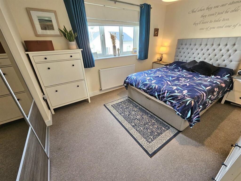 Bedroom 1.jpg