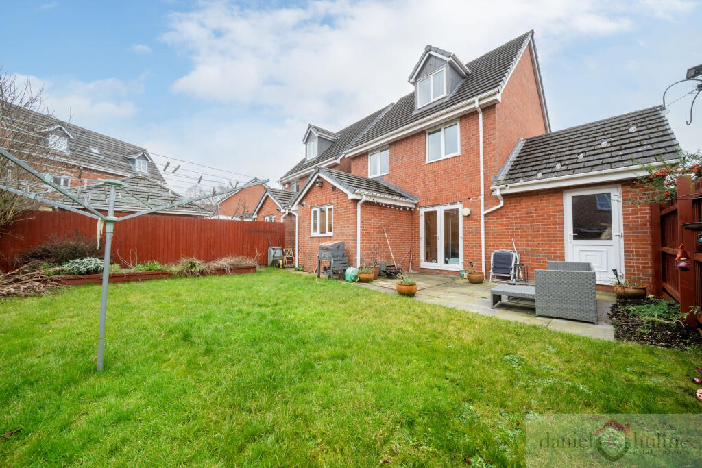 3 Clover Grove, Leekbrook