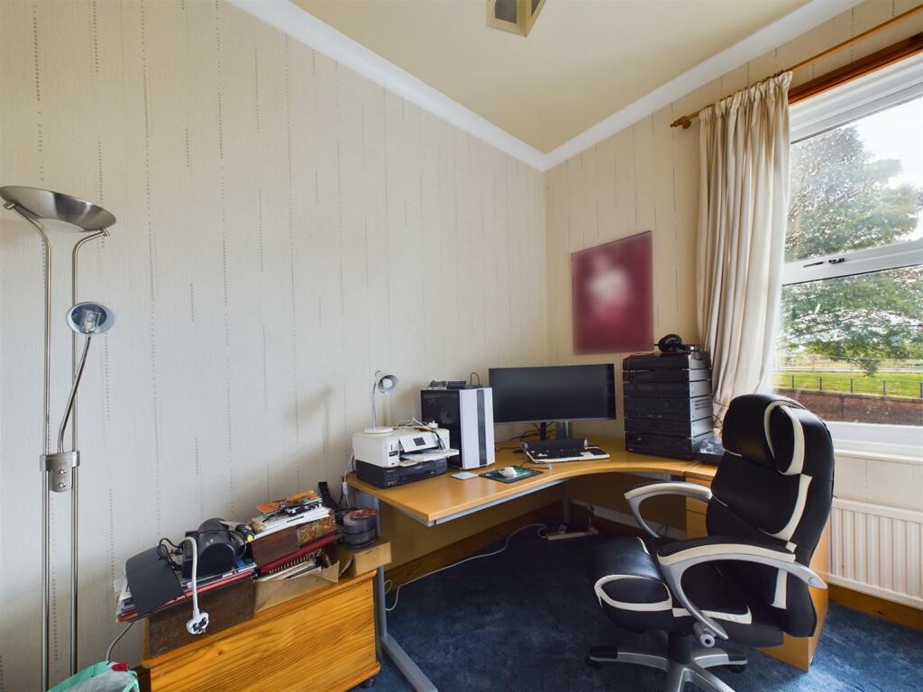 Bedroom:
