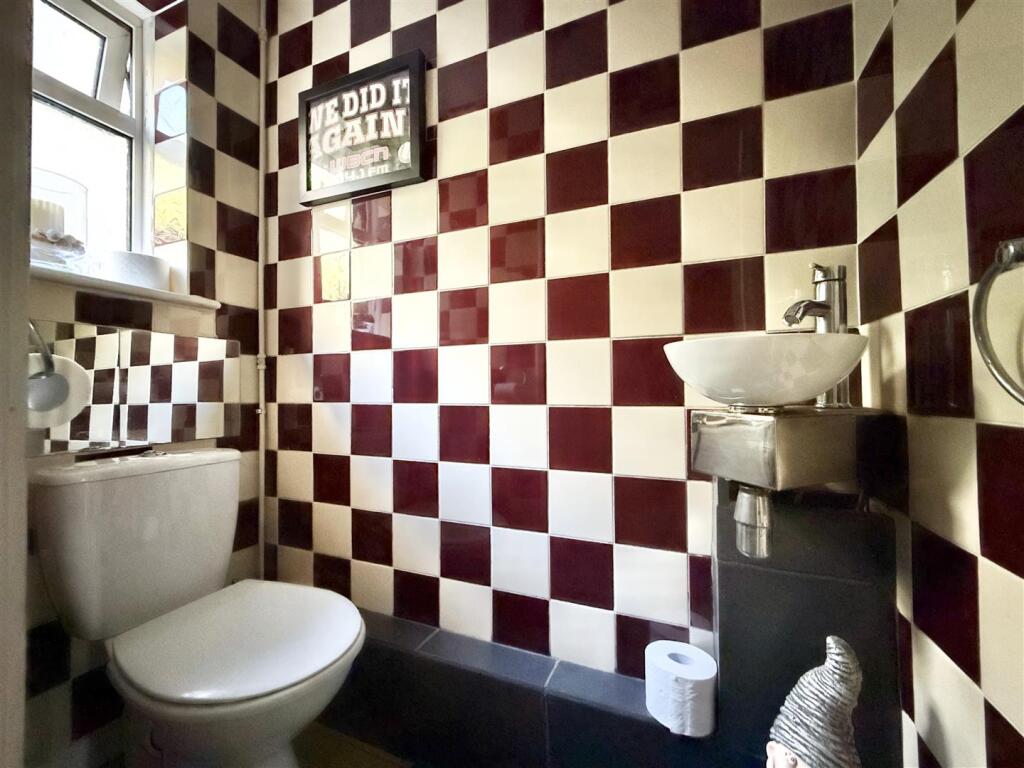 Separate WC.jpg