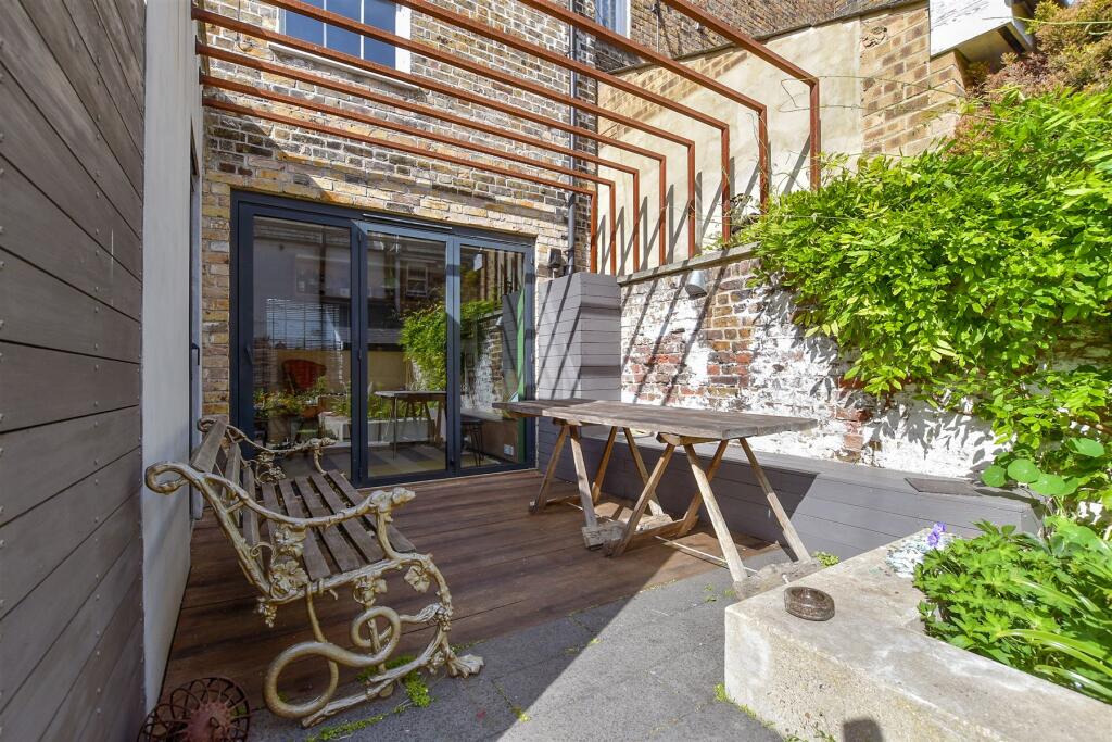 Patio / Decking