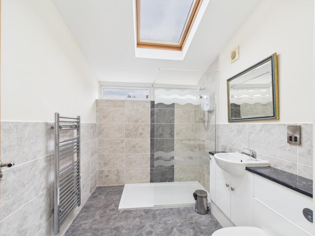 CAM02023G0-PR0181-STILL004