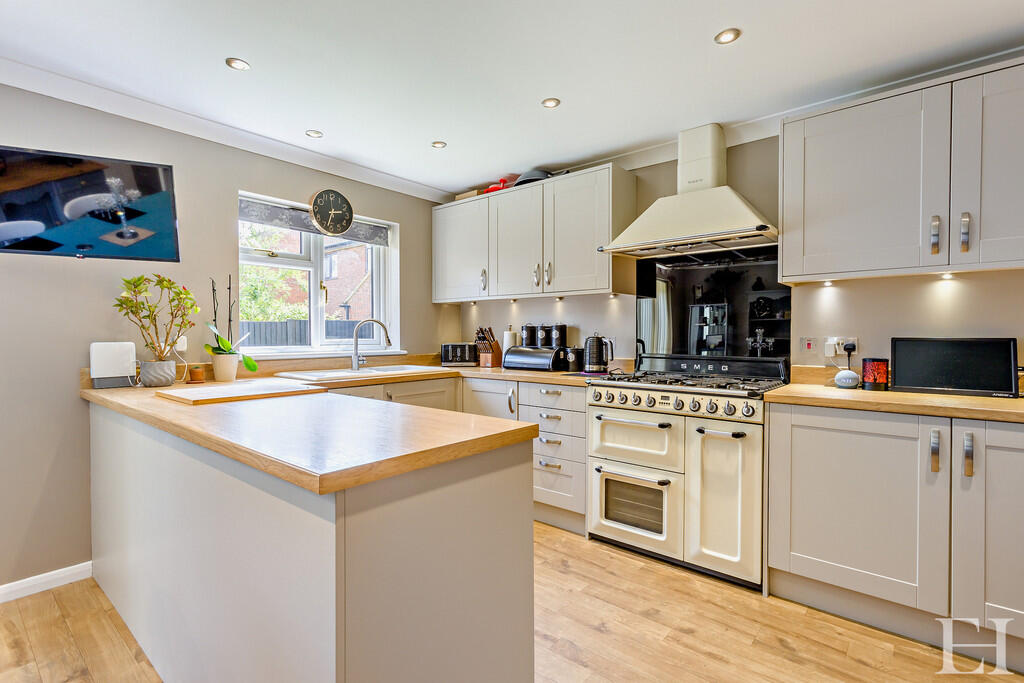 8646478-interiorW...