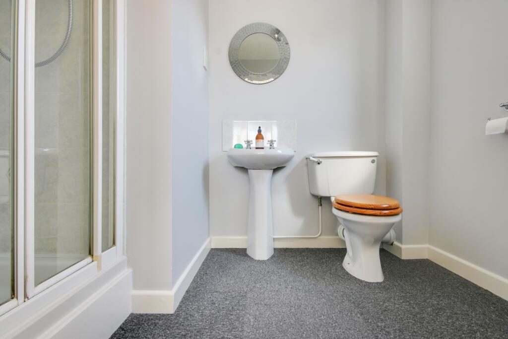 Bedroom 1 Ensuite