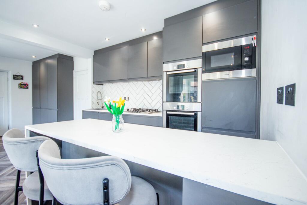 WhatsApp Image 2025-05-09 at 17.17.59 (2).jpeg