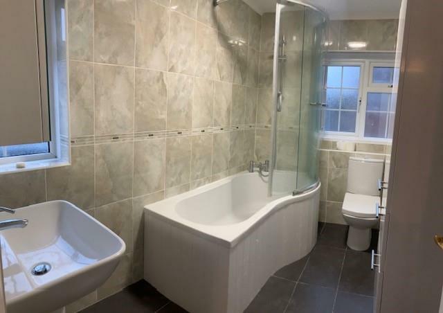 Bathroom 2.jpg