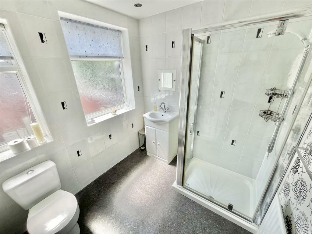 Shower Room.jpg