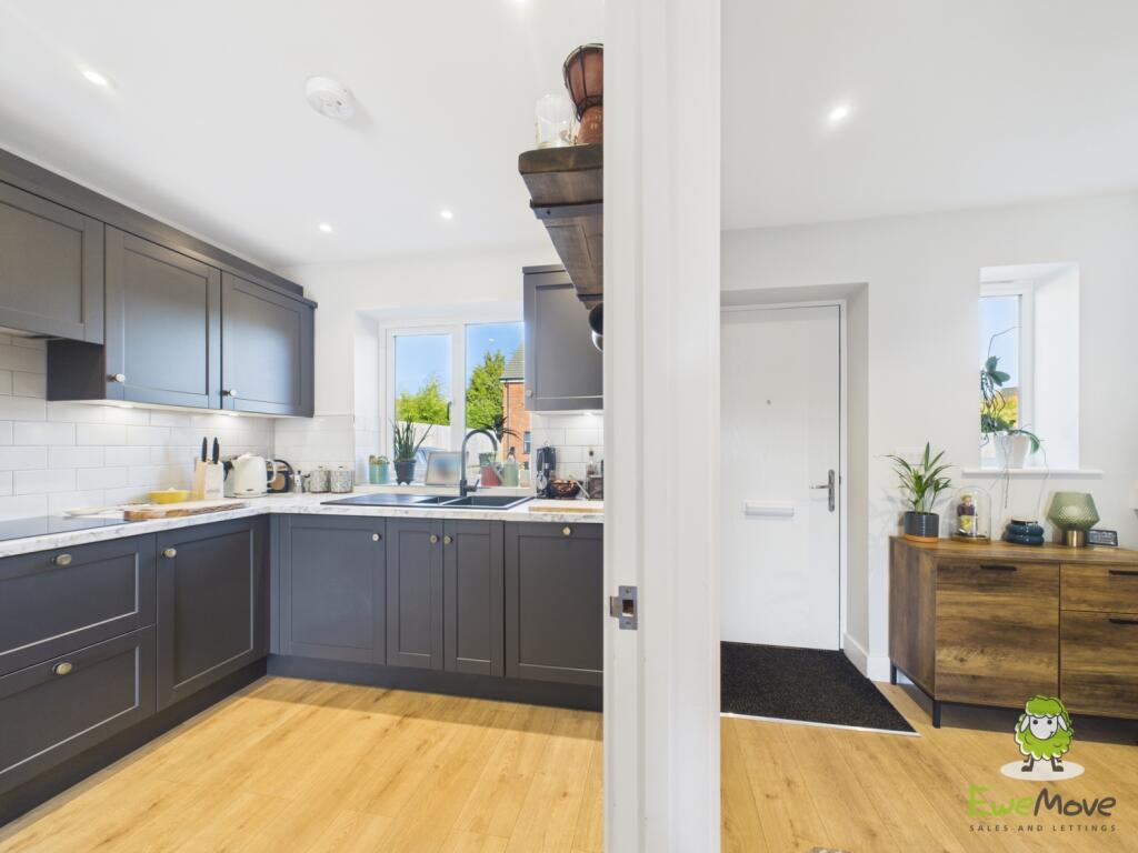 EweMove Basingstoke Estate Agents - Wells Court - 