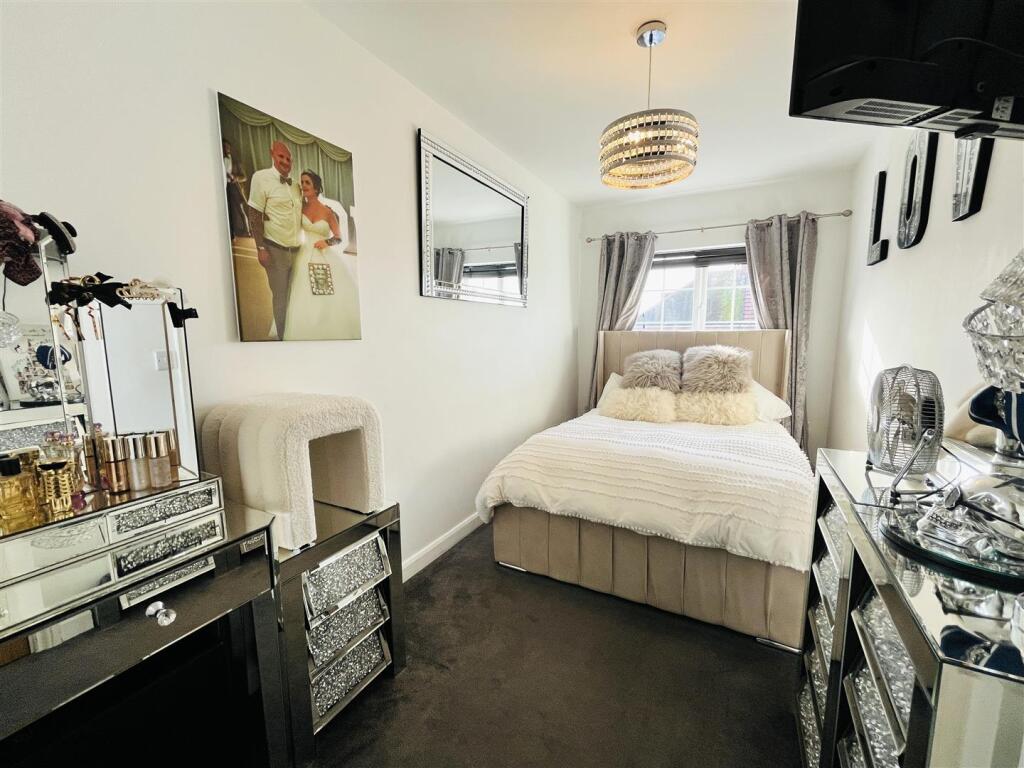 bed 1.jpg