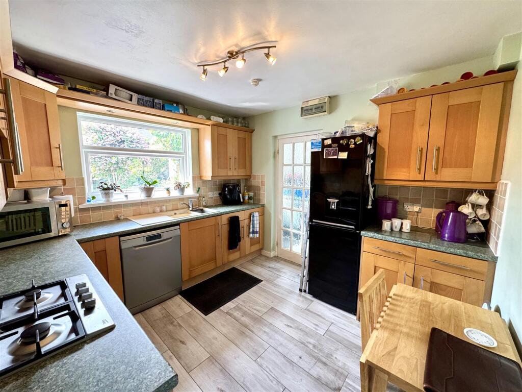 KITCHEN/BREAKFAST ROOM