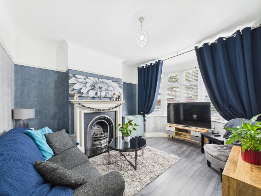 CAM02386G0-PR0139-STILL001