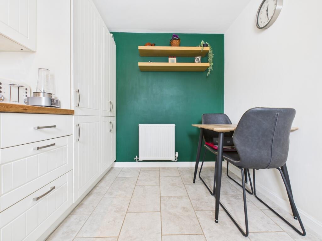 CAM03729G0-PR0154-STILL006