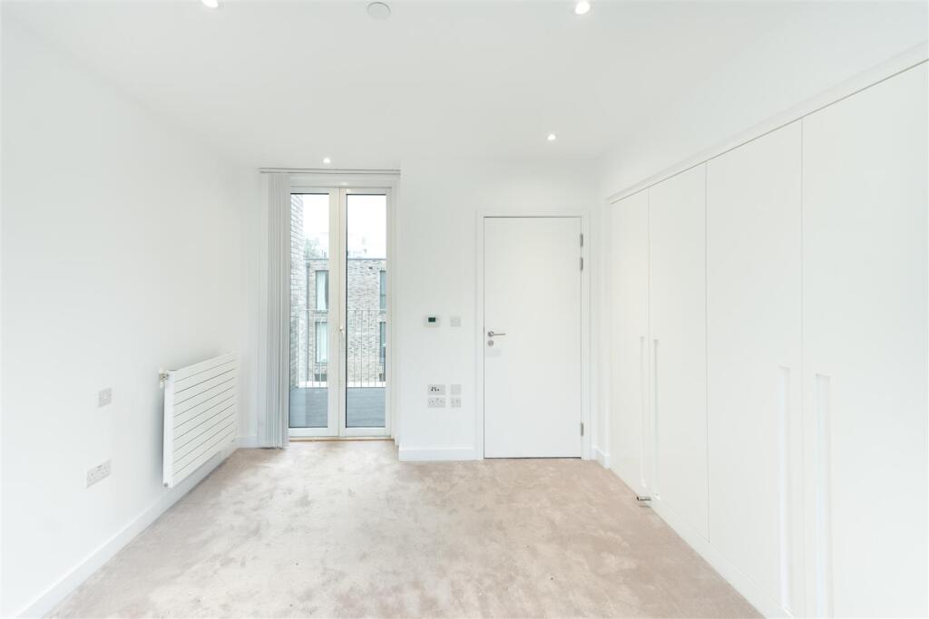 Bedroom 4         .jpg