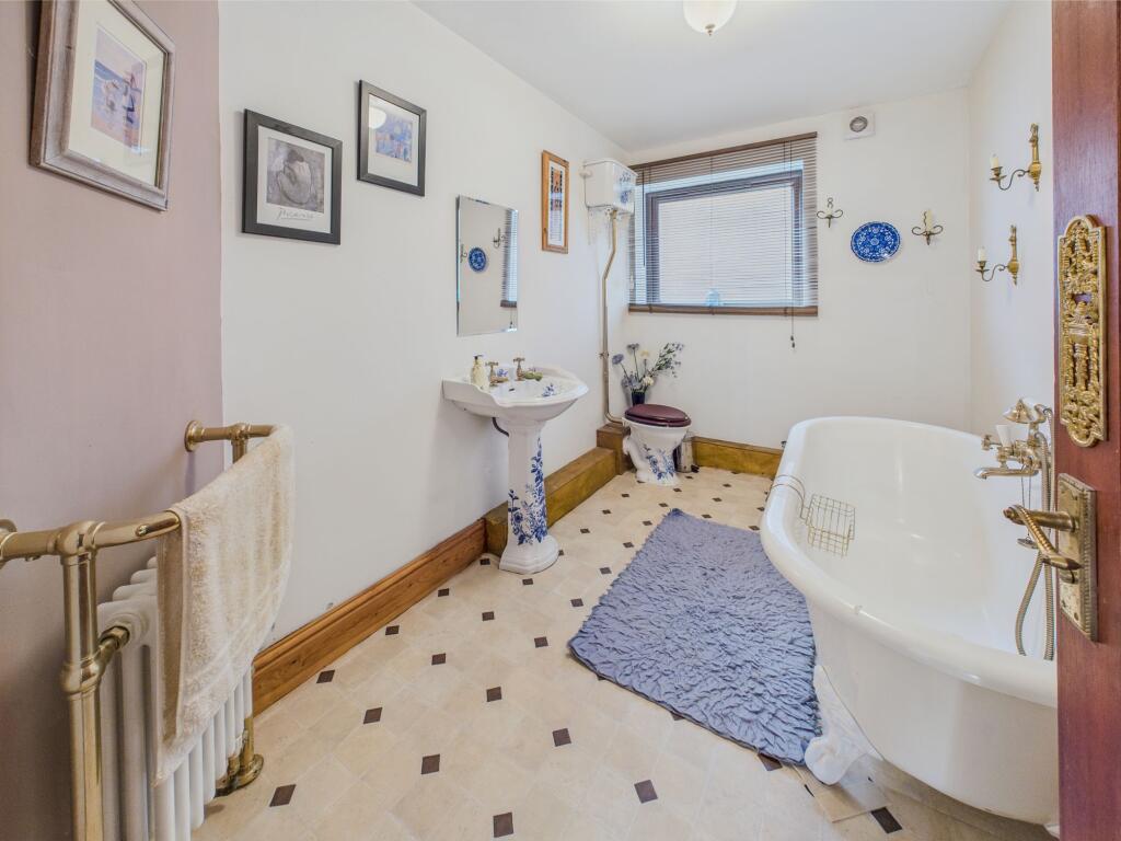 Main Bathroom