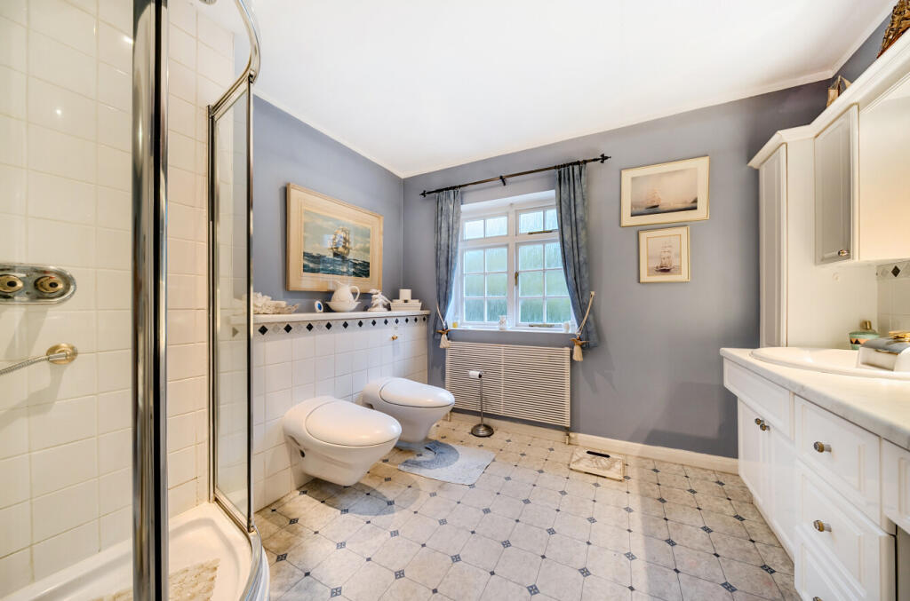 1385762-25-692da5...