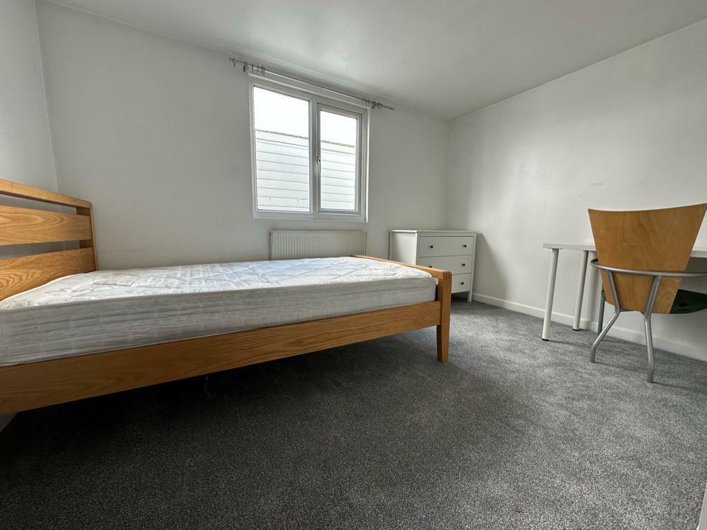 62C S 2023 Bed 5.jpg