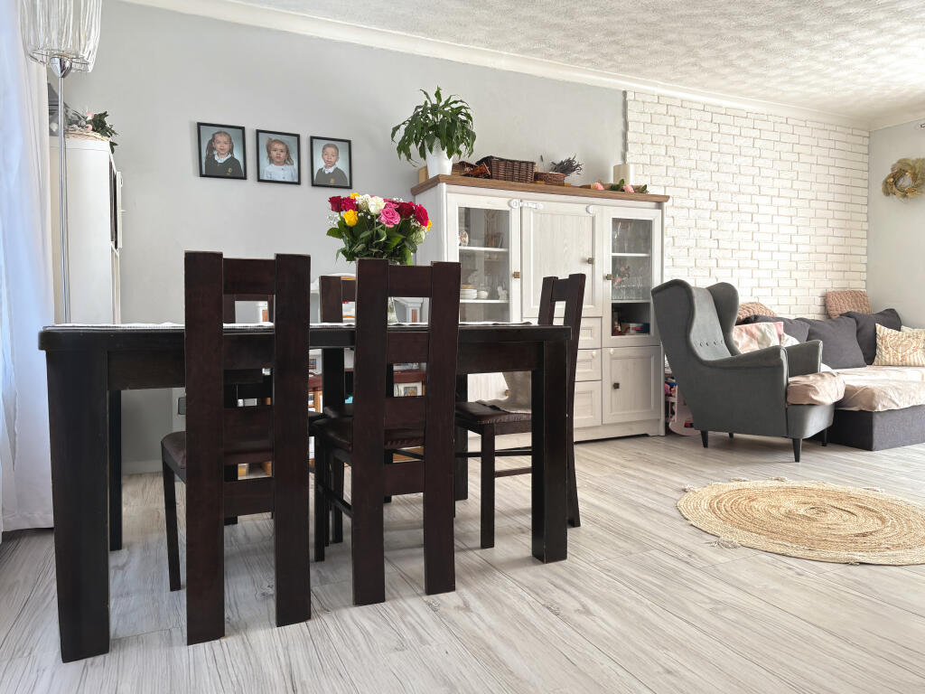 02. Living Dining Room (2)