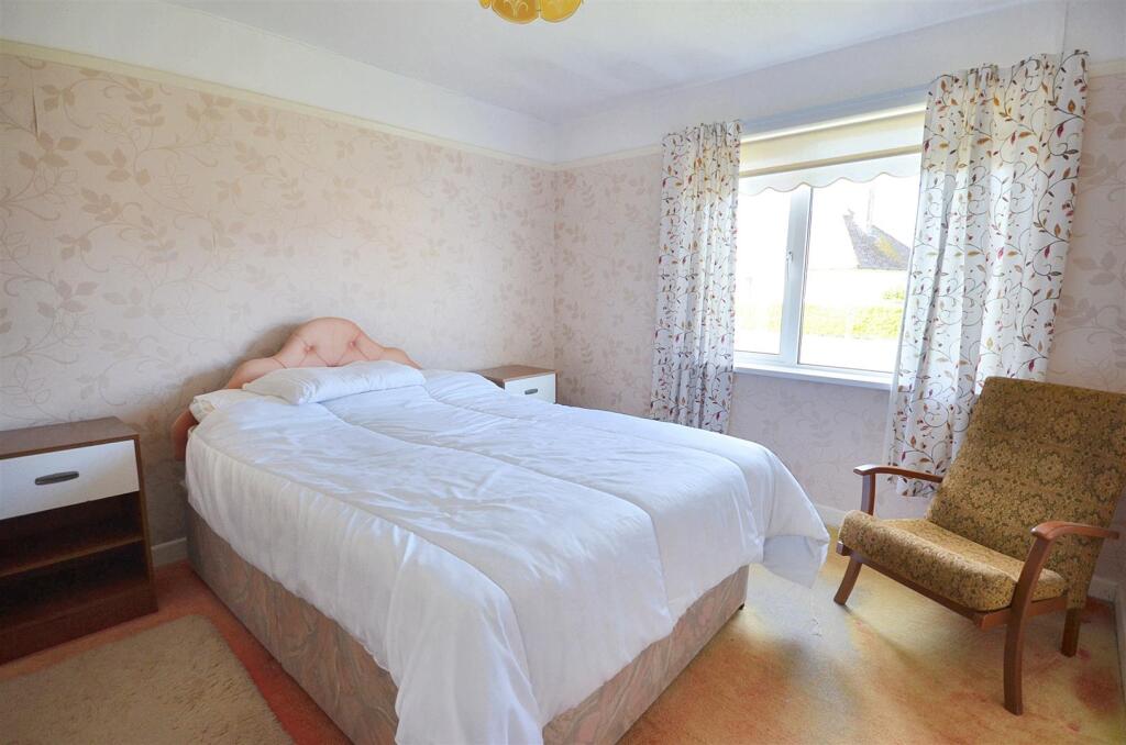 Dining Room/Bedroom 3