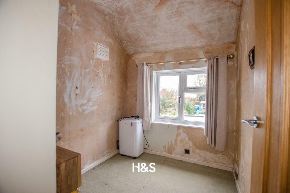 69 lodge road bedroom 3.jpg