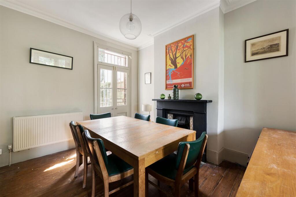 Pretoria Avenue, E17