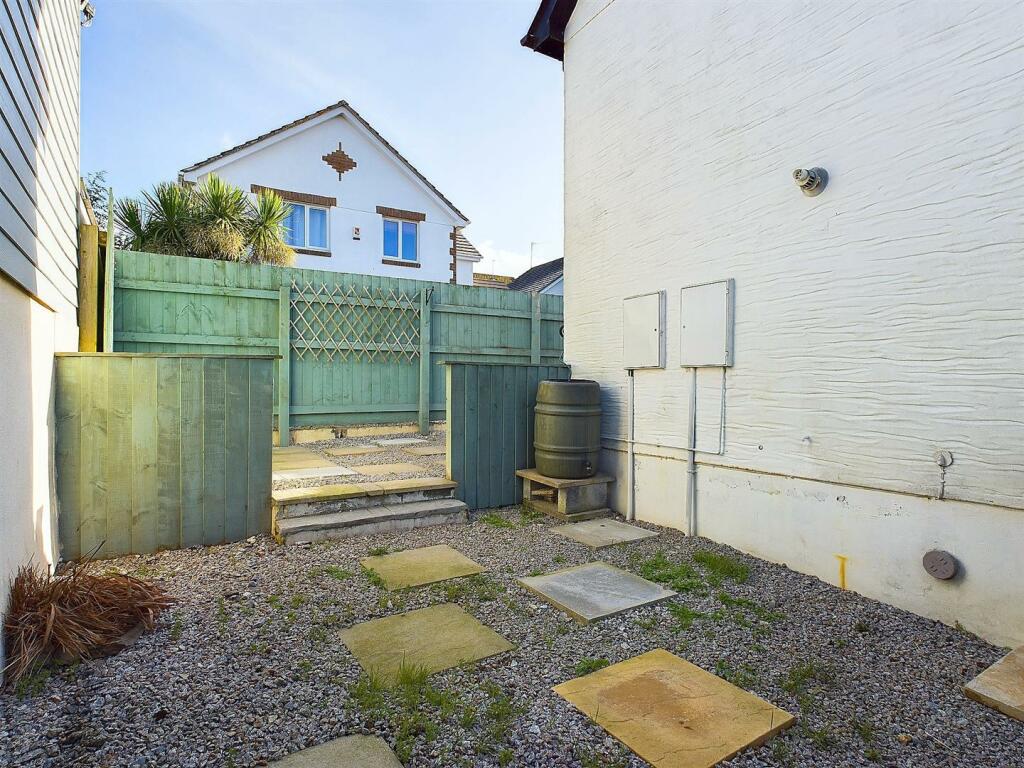 Side Garden to Rear