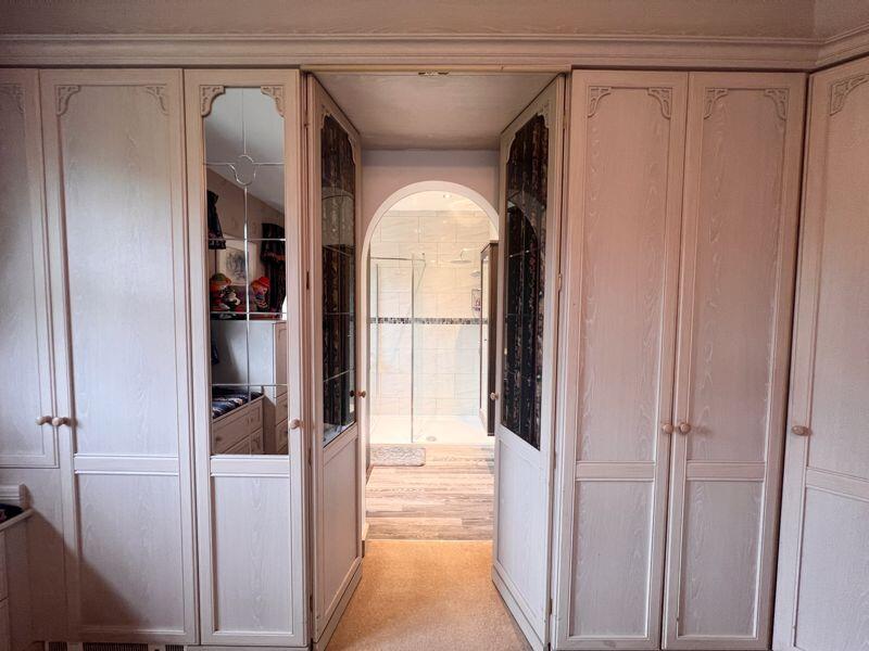 Entrance to Master Ensuite