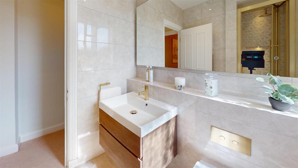 Flat-102-Montagu-Mansions-Bathroom.jpg
