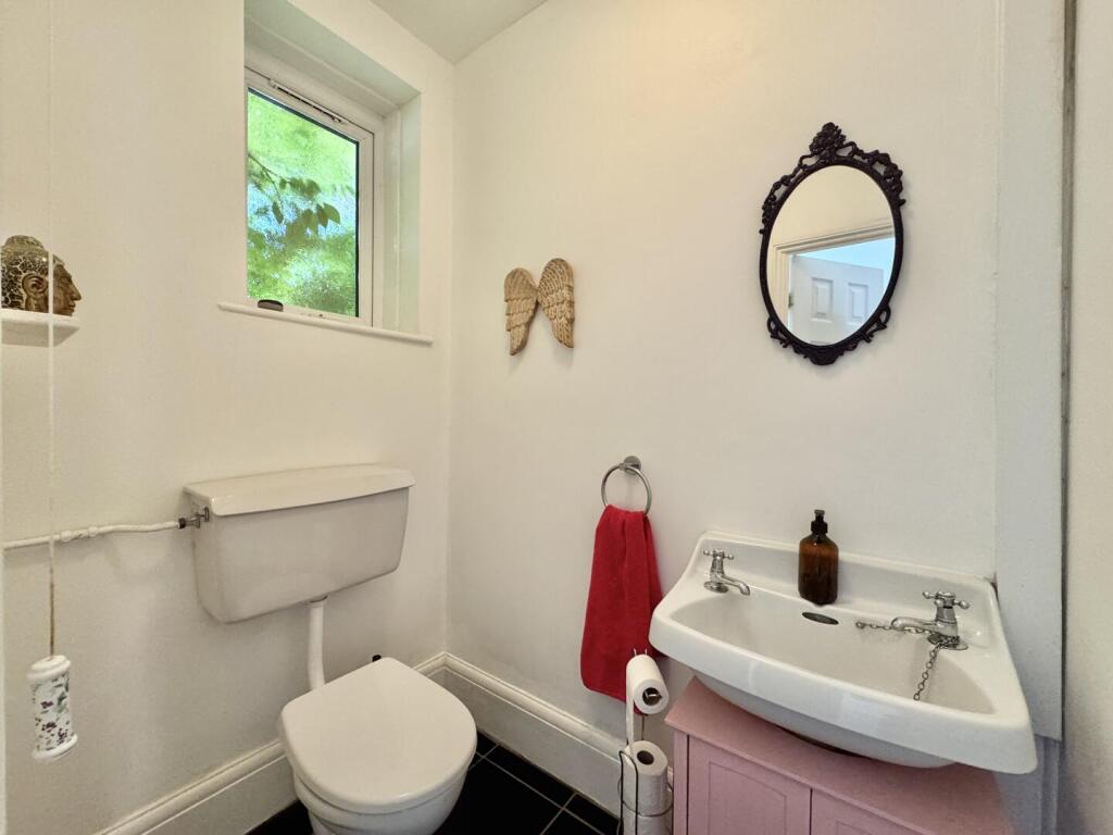 Cloakroom / WC