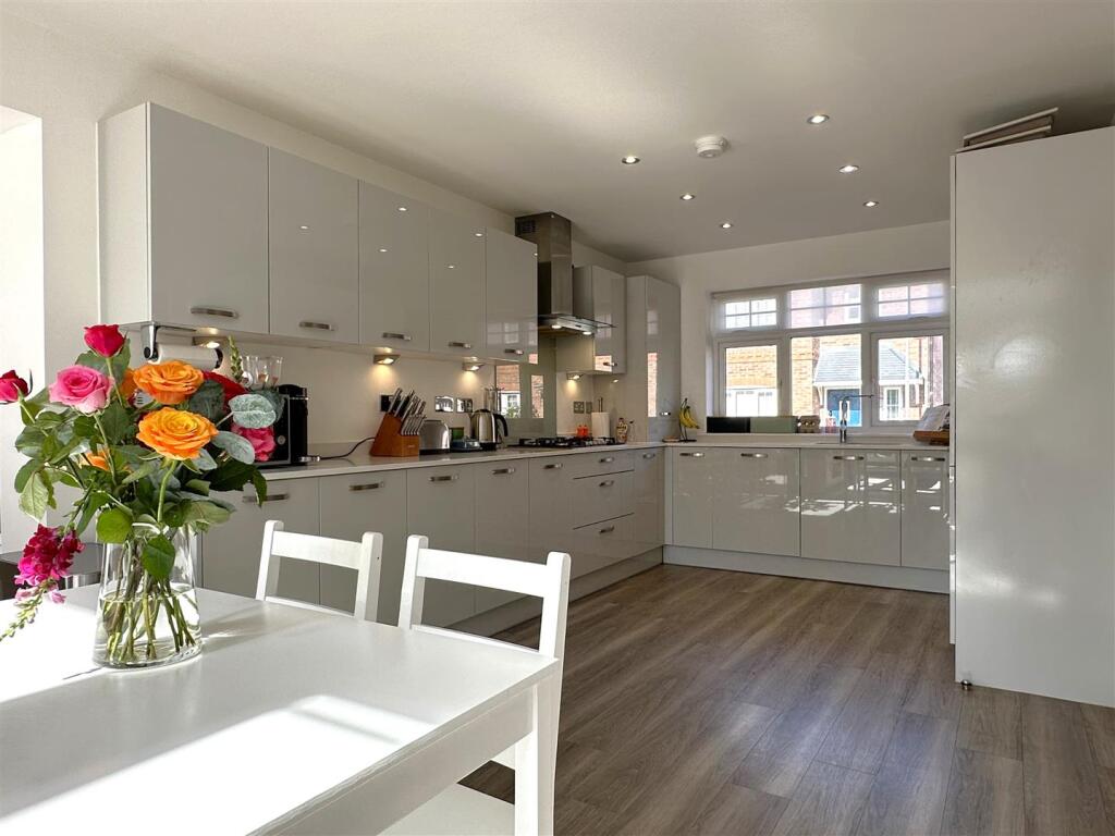 Stylish Kitchen 942