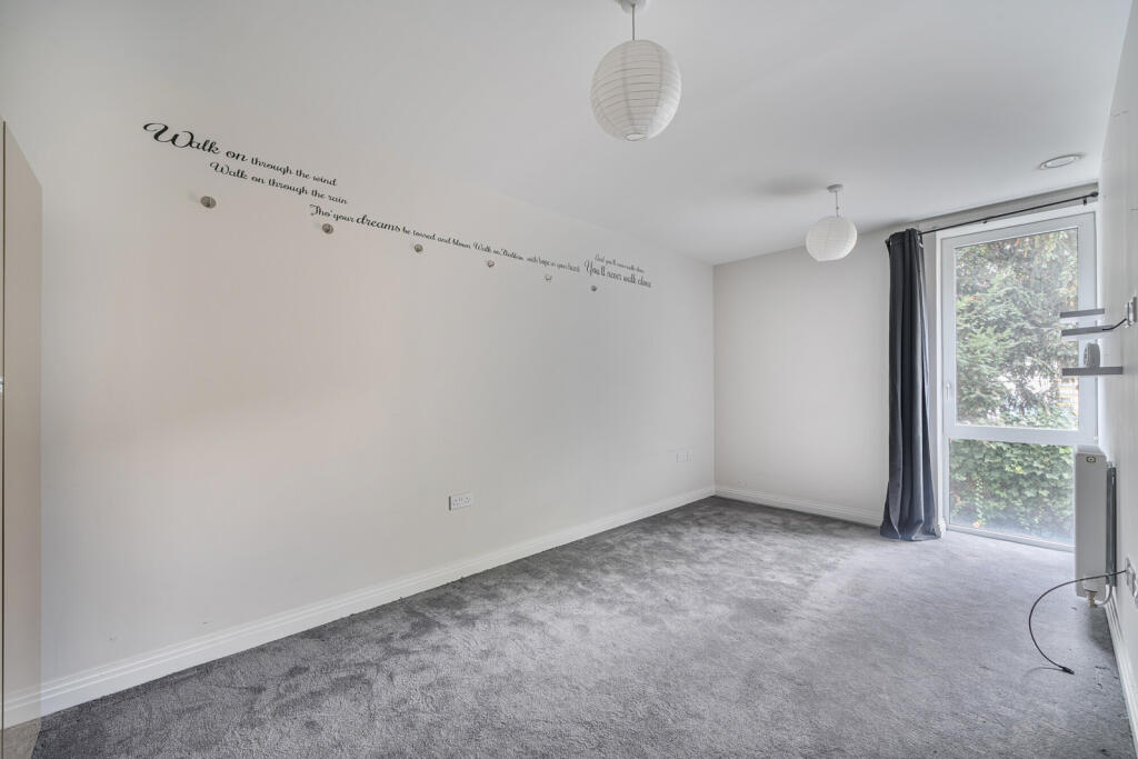 1381370-1-6913338...