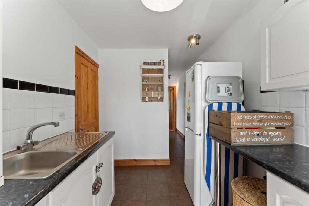 10 Rayleigh Avenue, Cheshire._-22.jpg