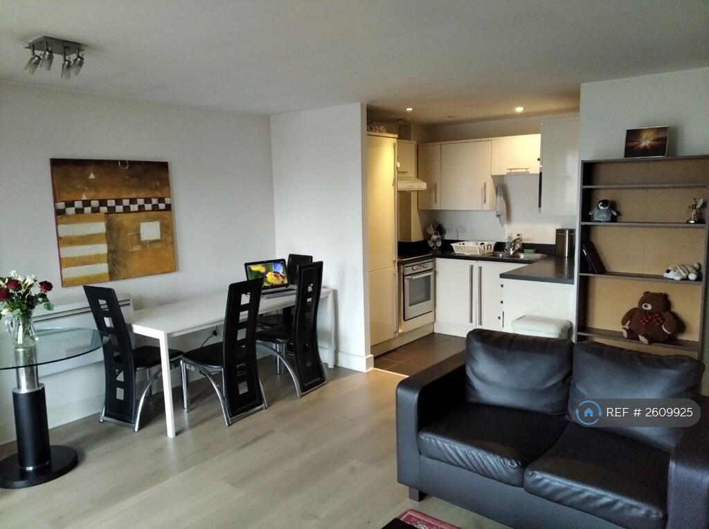 Open Plan Lounge &amp; Kitchen