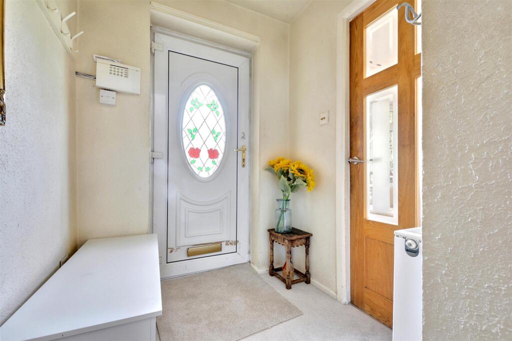 Entrance Hall_1.jpeg