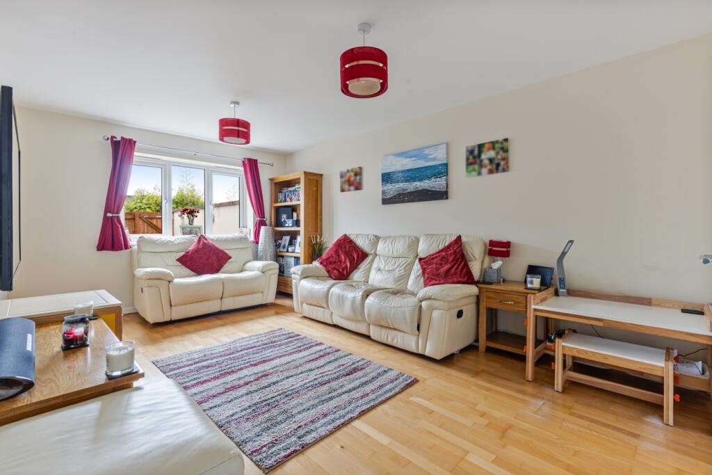 A08 - 3 Clover Close, Paignton - 250917