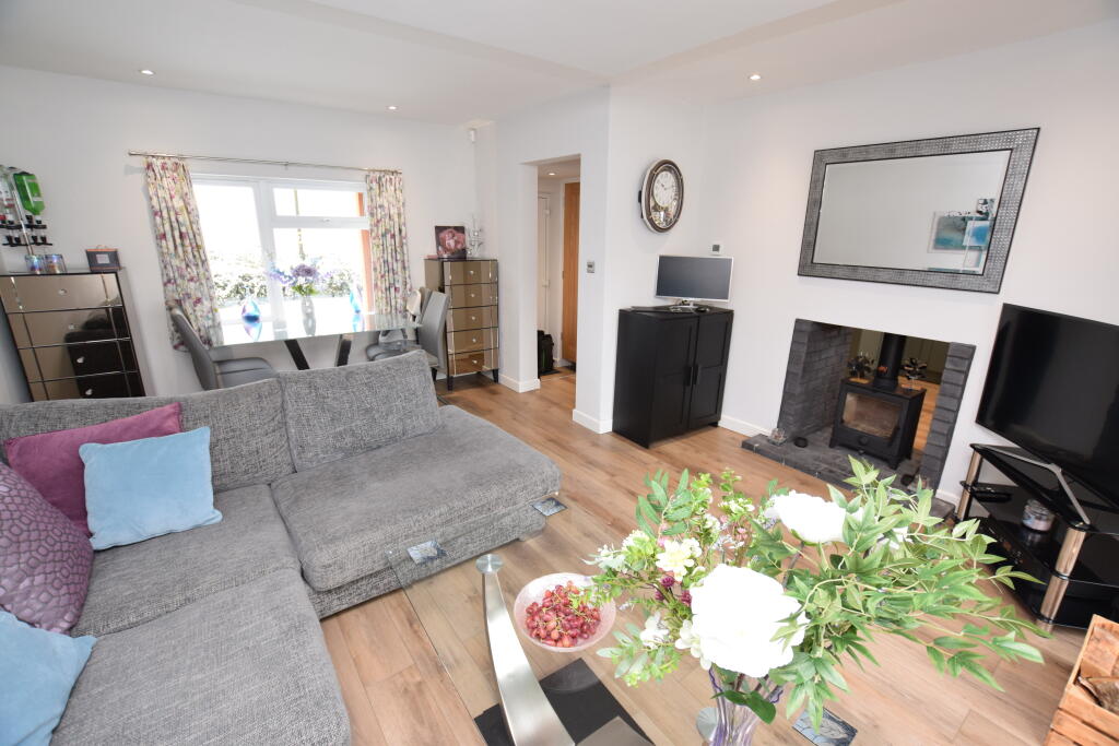 open plan lounge &amp; dining room
