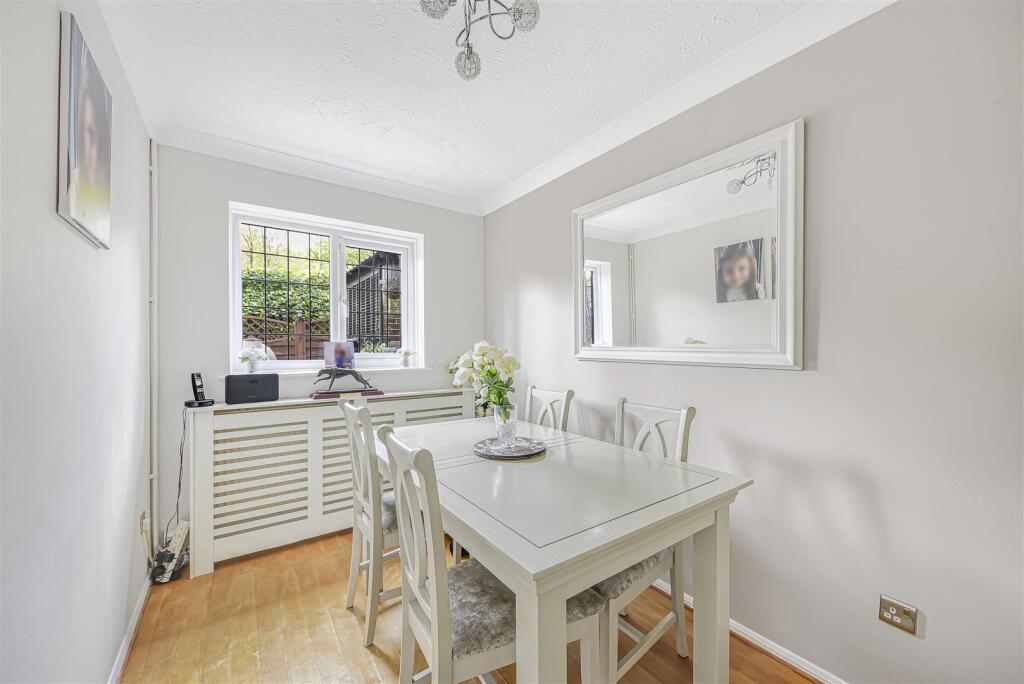 Dining room.jpg