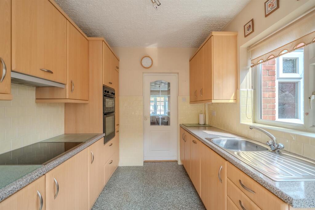 41 Thornhill Close-14.jpg