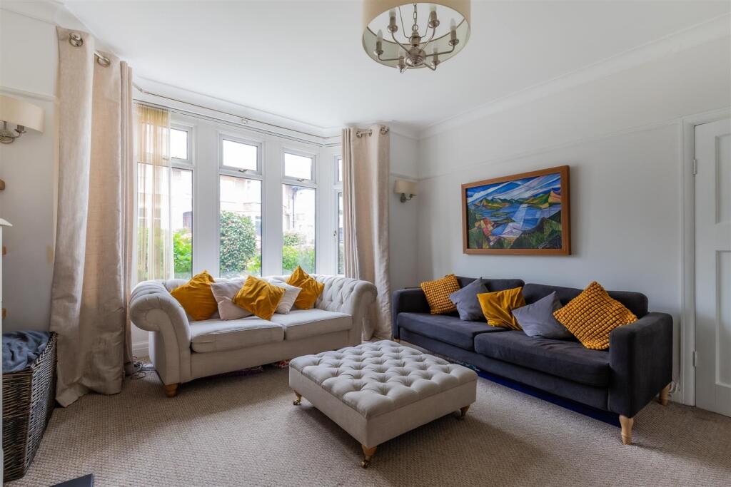 Ambleside Avenue 7-21.jpg