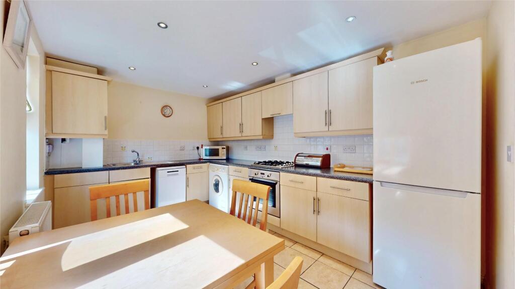 Flat-20-Nacton-Court-Hevingham-Drive-Chadwell-Heat