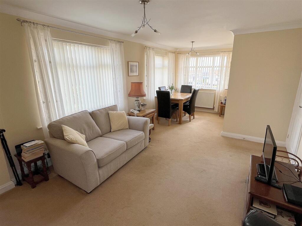 Lounge Diner Alternative.jpg