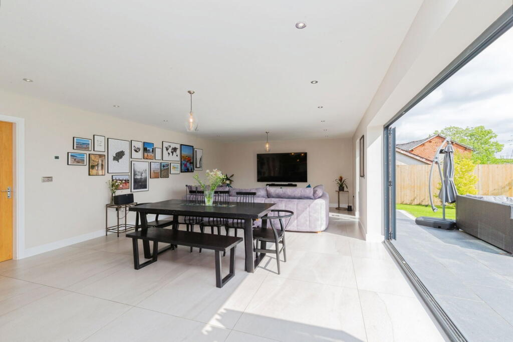 Darkinson Lane, Lea Town, Preston, PR4 0RJ