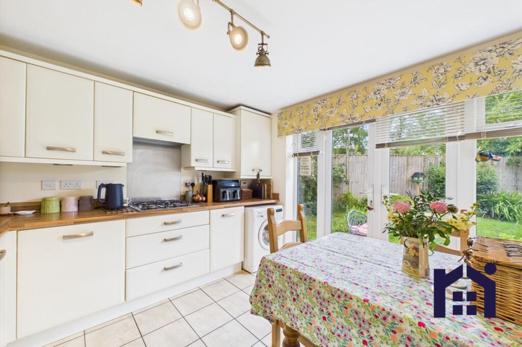 Dining kitchen