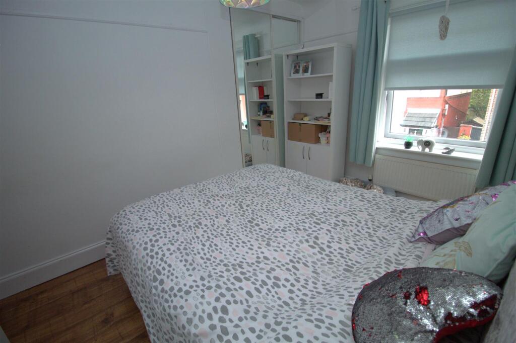 Bedroom 1a.jpg