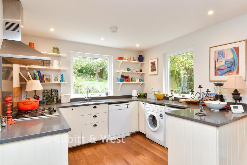 Kitchen/ Dining Room