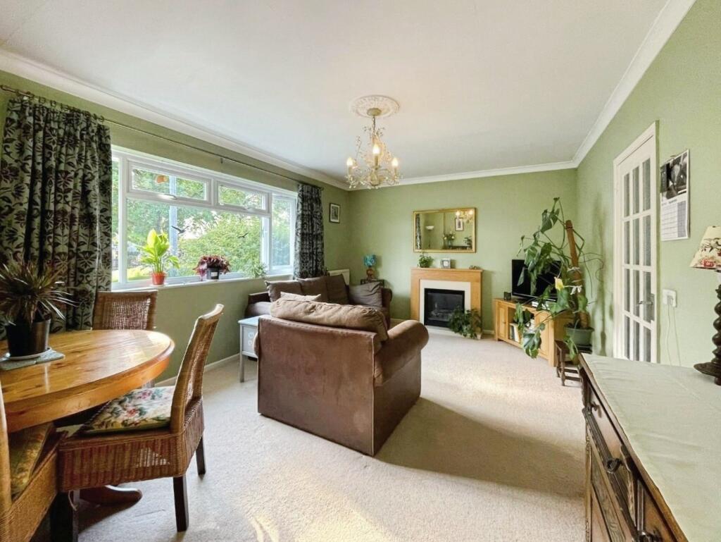 pbox-living_room-343314.JPG
