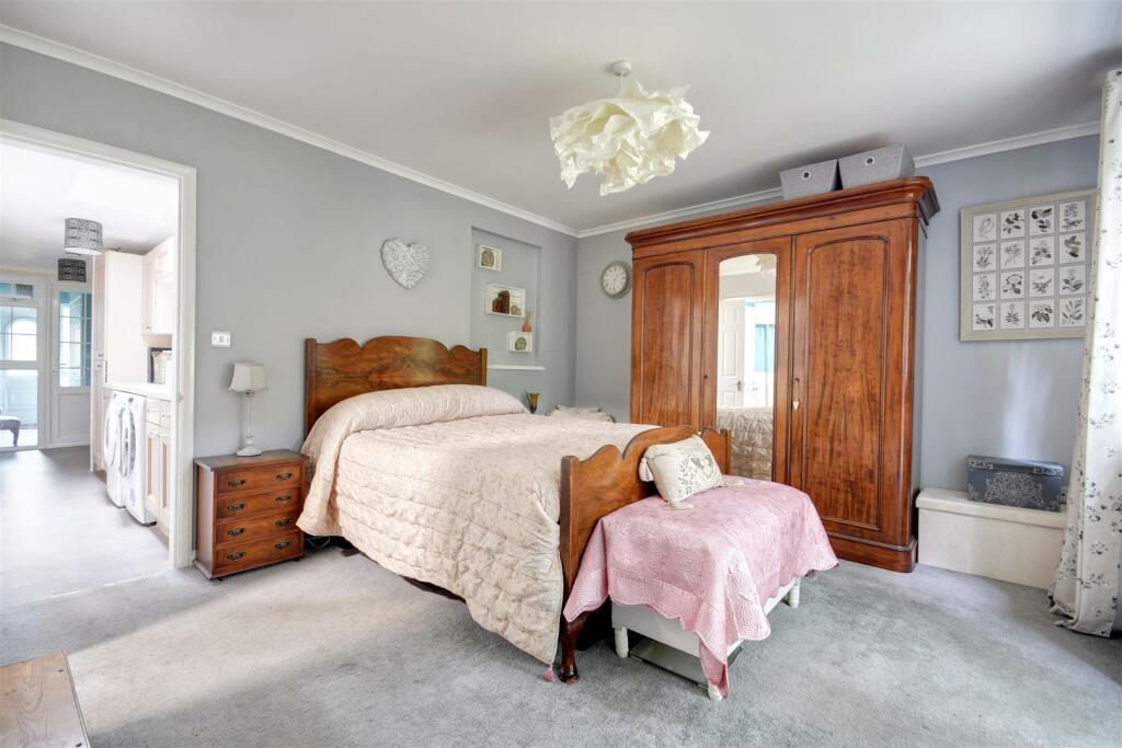 Reception 2 / Bedroom 5