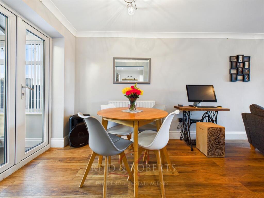 Cae Y Dderwen, Greenfield, Holywell